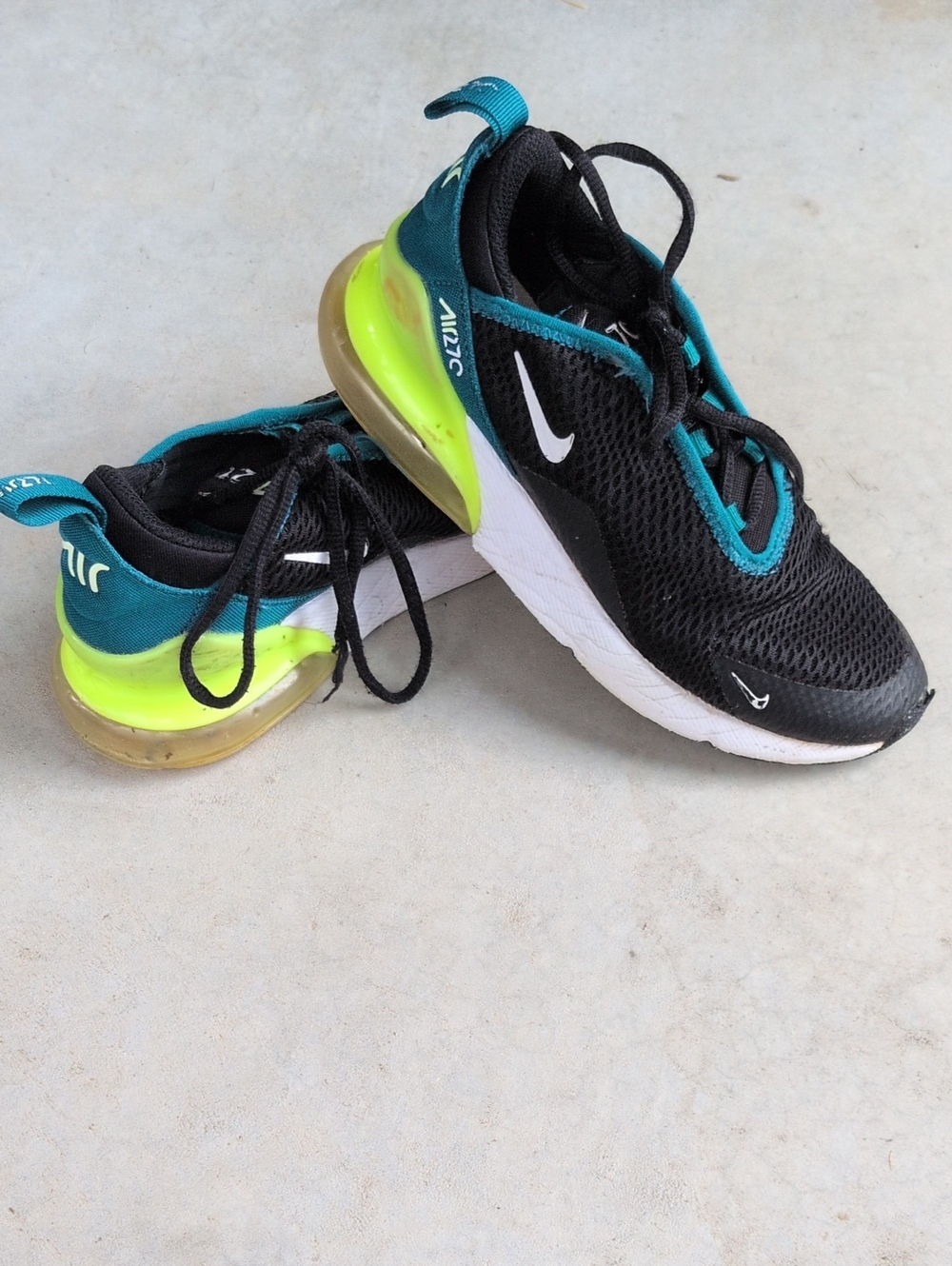Nike Kids 270 Black and Teal Sneakers with Neon Lime Air Heel Size 3